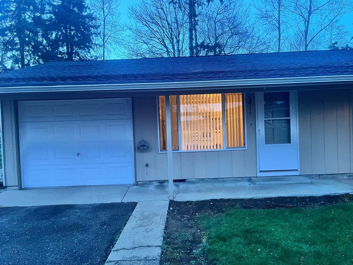 6811 106th Street Ct E, Puyallup, WA 98373 Townhome Rentals in