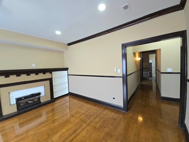 Building Photo - 7747 S Cornell Ave