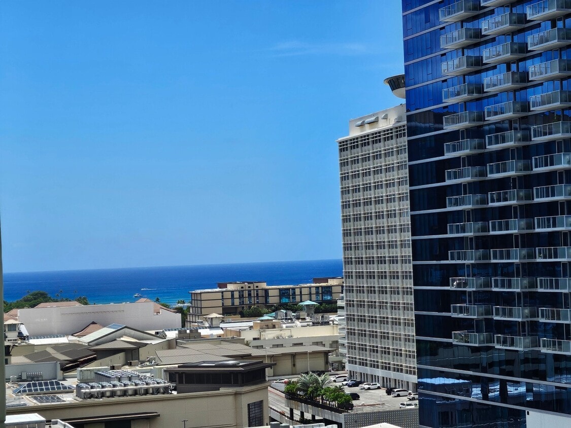 Photo - 780 Amana St (Honolulu, HI)
