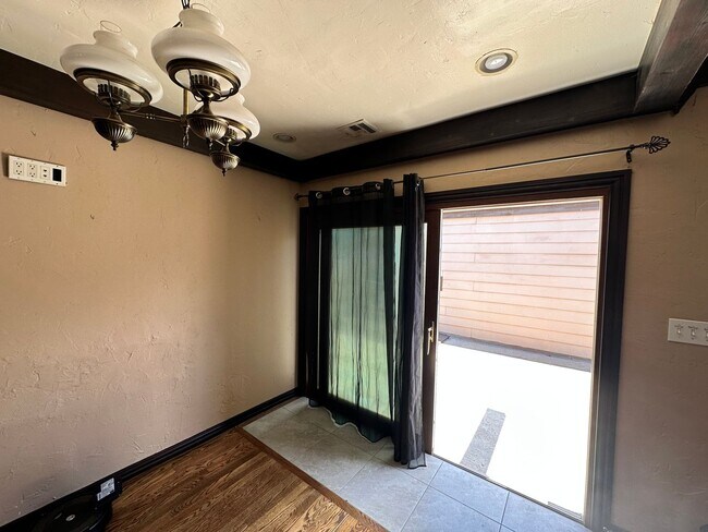 Building Photo - FOR RENT: Unique 2-Bed, 1-Bath Home on a C...
