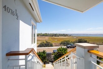 Building Photo - 4076 1/2 Crown Point Dr