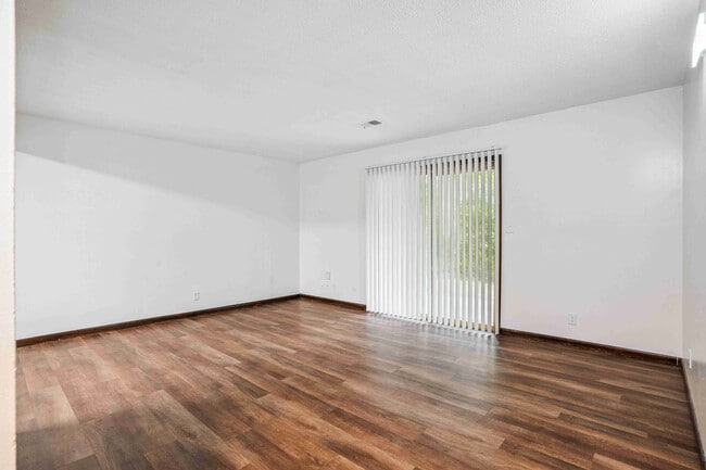 Building Photo - Sherwood Forest Apartments