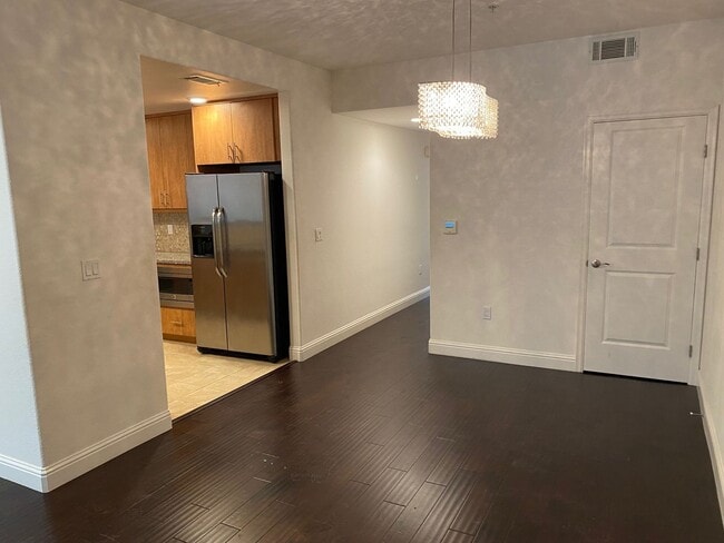 Foto del edificio - Immaculate 2 Bedroom 2 Bath Santa Clara Lu...