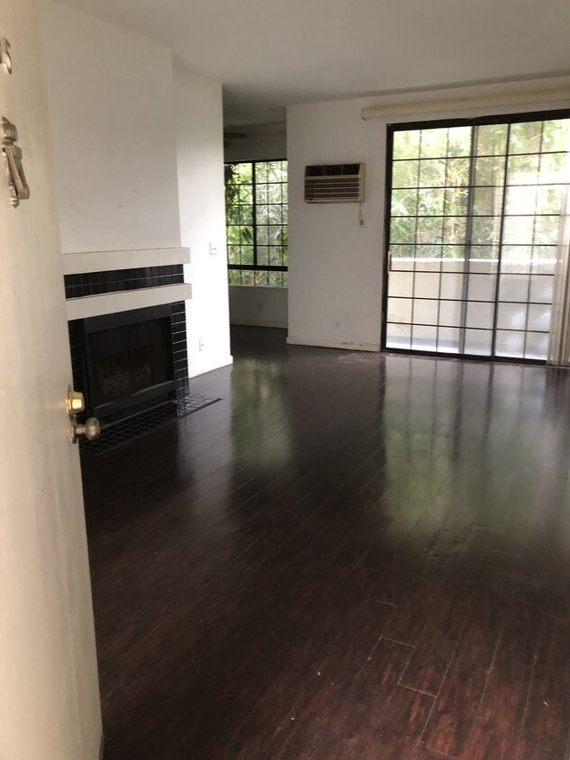 Foto principal - 3927 Inglewood Blvd