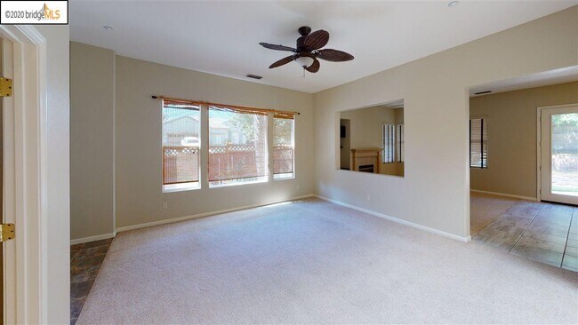 Building Photo - 125 Chatsworth Ct