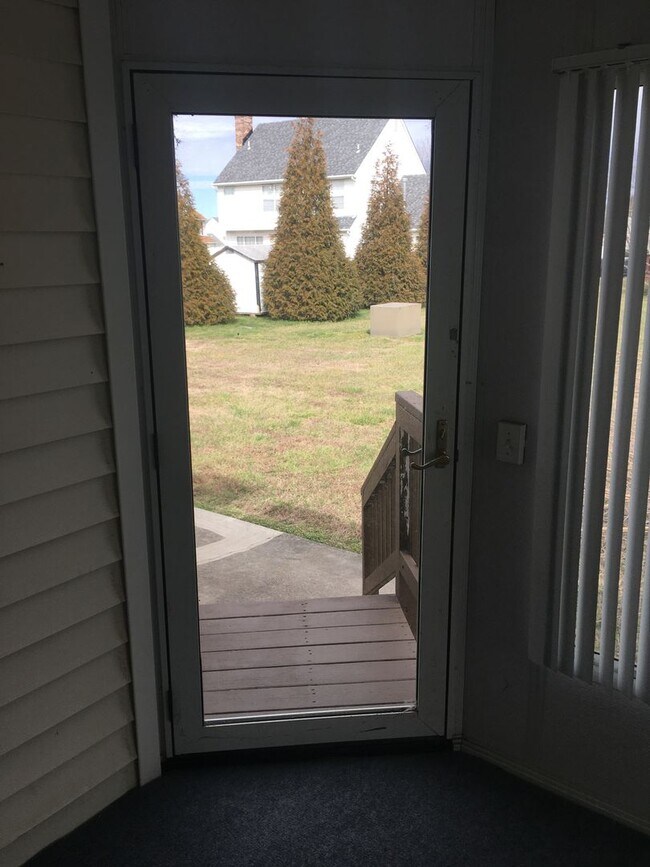 Foto del edificio - 1616 Fawcett Ln