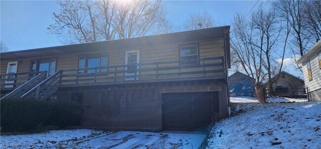 Building Photo - 476 Taft Ave