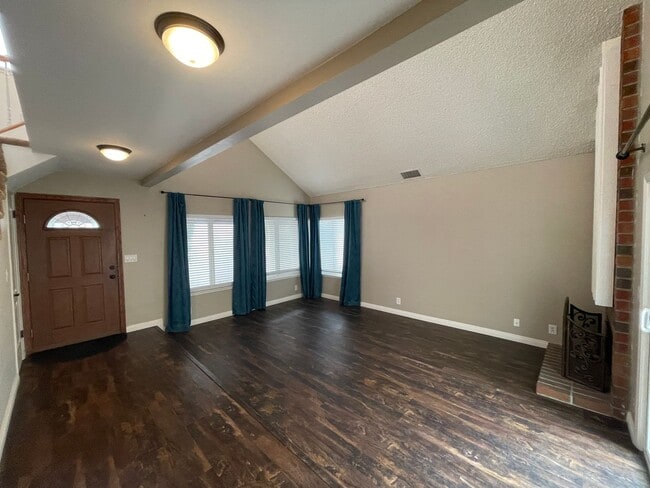 Building Photo - Welcome to Your Dream Home in Los Alamitos!