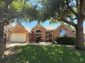 Building Photo - 2424 Arbor Dr