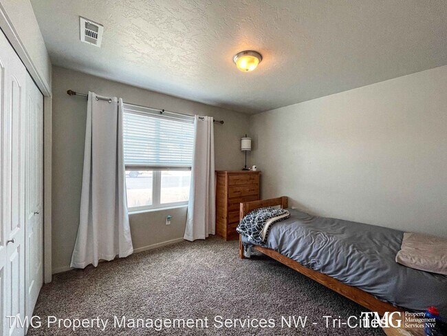 Foto del edificio - 3 br, 2 bath House - 5913 Ramus Lane
