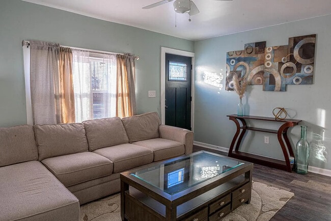 Foto del edificio - 6150 N 36th St