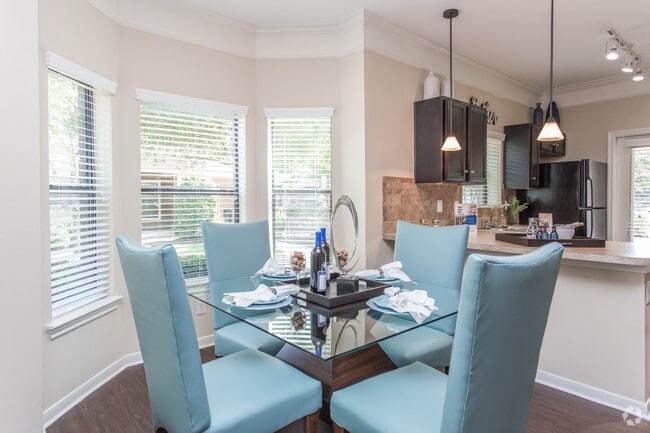 1 Br, Dining Room - Waterstone