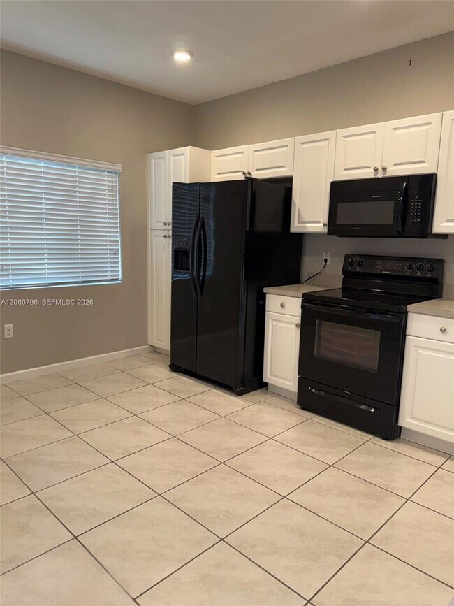 Foto del edificio - 2800 NW 180th St