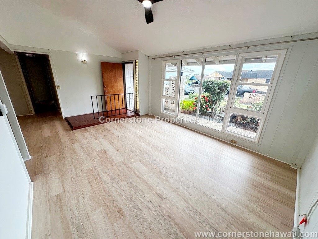 Primary Photo - 1687 Puananala St