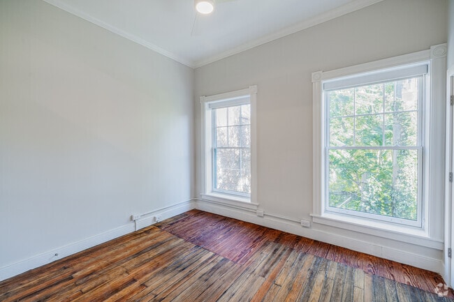 1BR, 1BA - 747SF - Bedroom - 2 E Broad St
