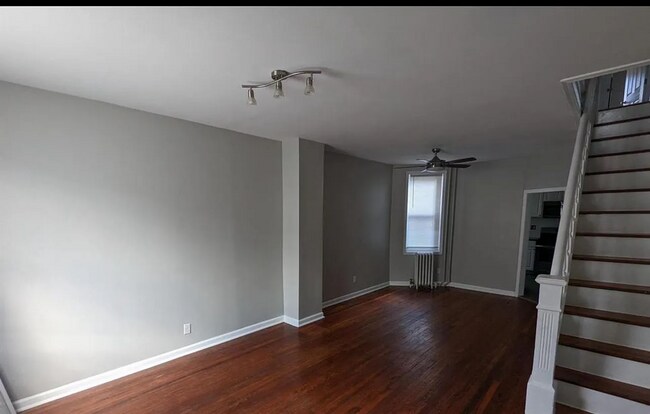 Foto del edificio - Bright & Spacious 3-Bedroom Home in the Heart of Port Richmond — Accepting ALL PHA voucher holders