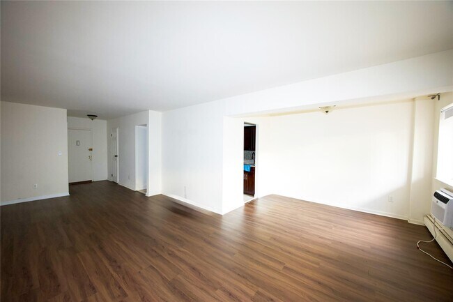 Foto del edificio - 22 N Forest Ave