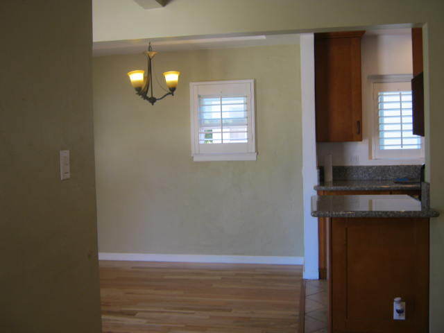 Living room looking at dining - 931 S Oak St