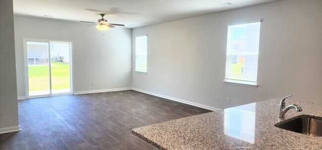 Foto del edificio - 932 Woodside Creek Ln