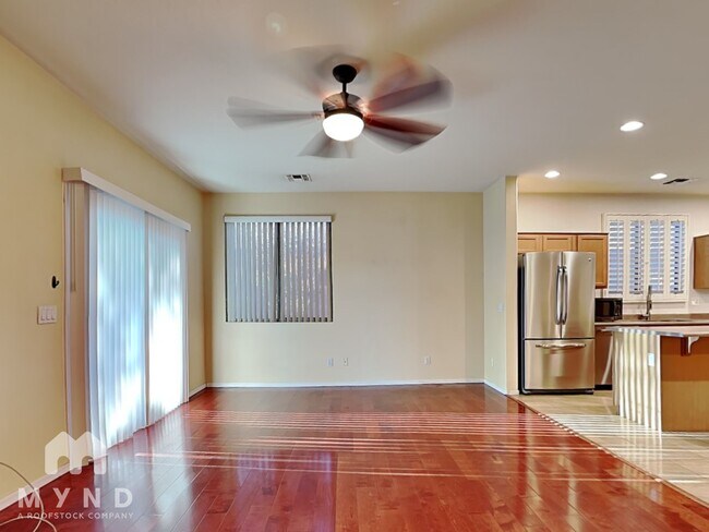 Foto del edificio - 513 S 120th Ave