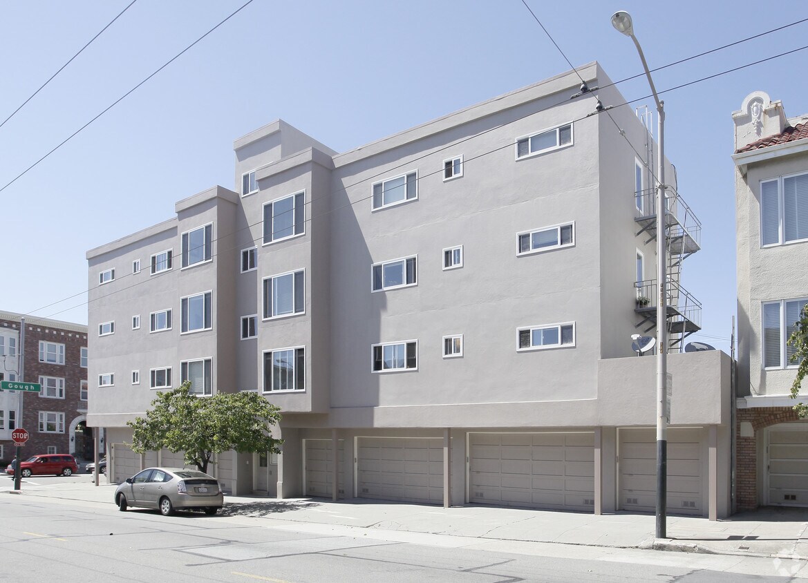 Building Photo - 1490 Chestnut St