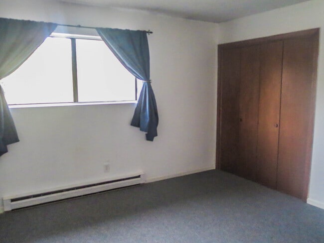 Building Photo - 1290 S Lone Tree Rd