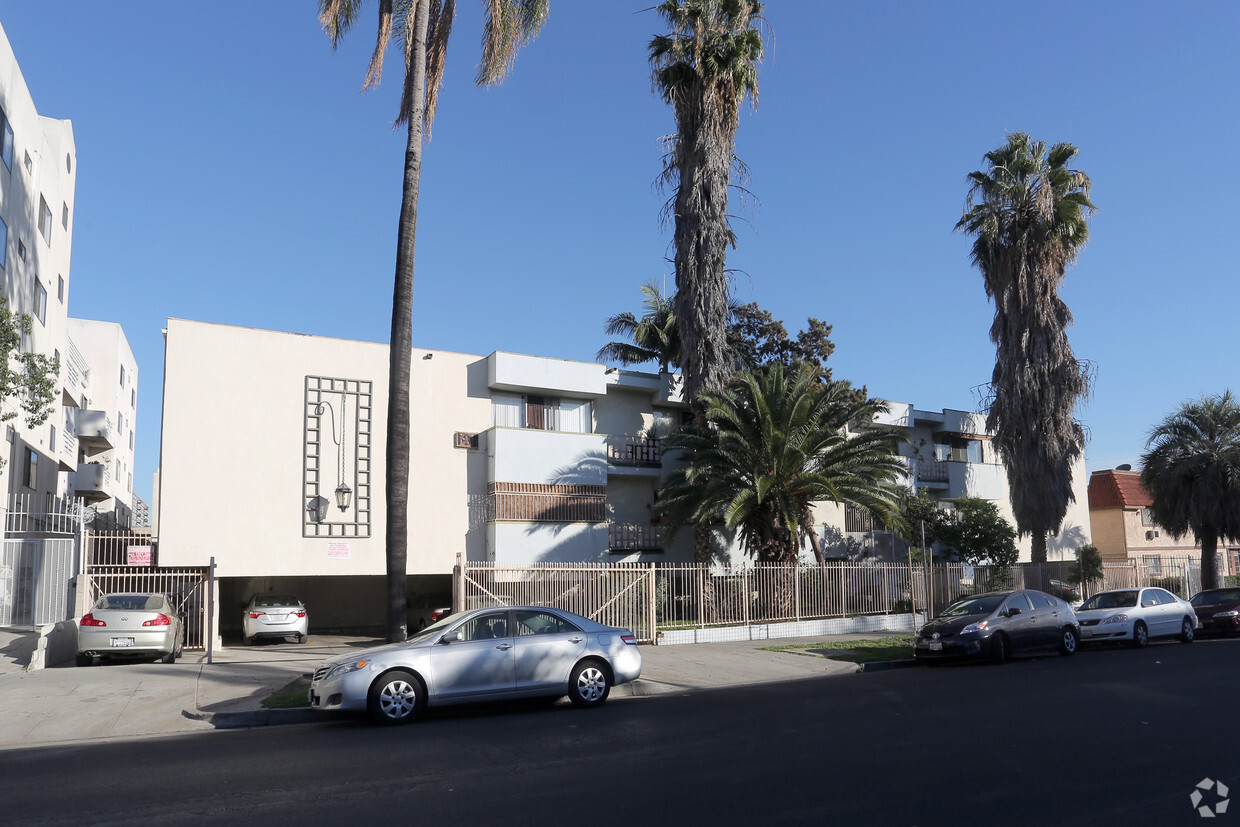 Primary Photo - 730 S Serrano Ave