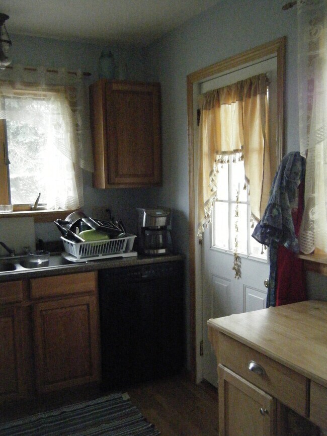 Foto del edificio - 464 Hanna Rd