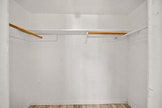 Building Photo - 421 Emerson St