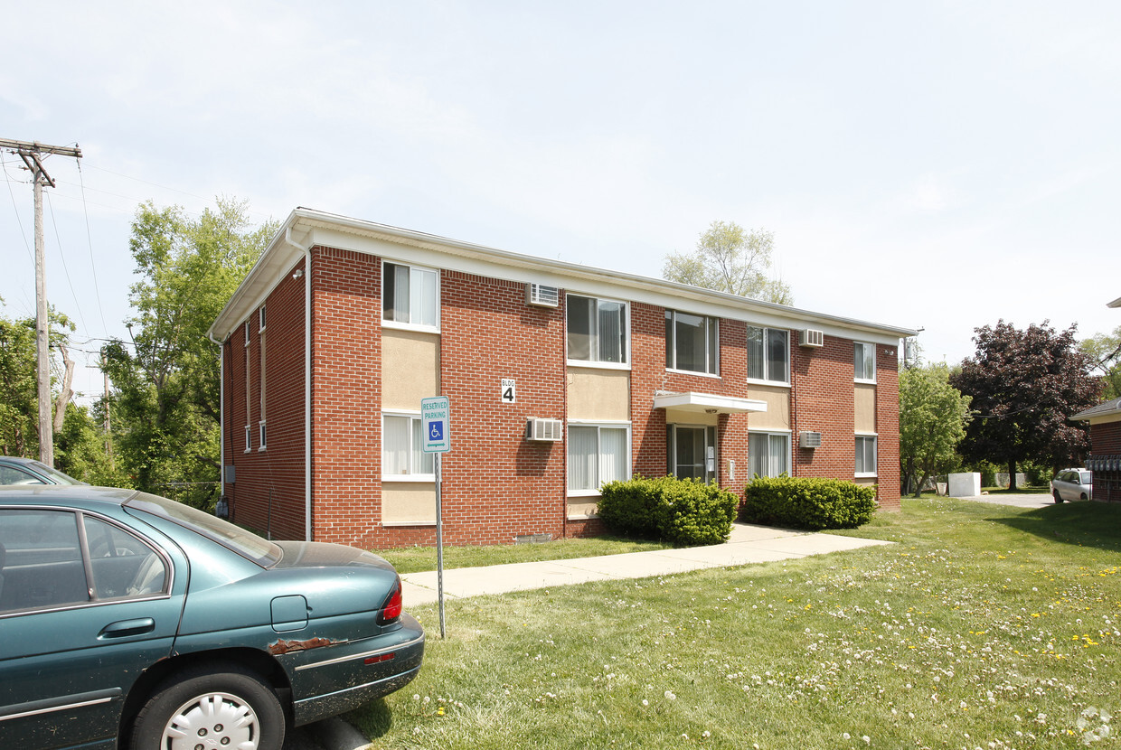 Buildling Photo - Creekside Apartments