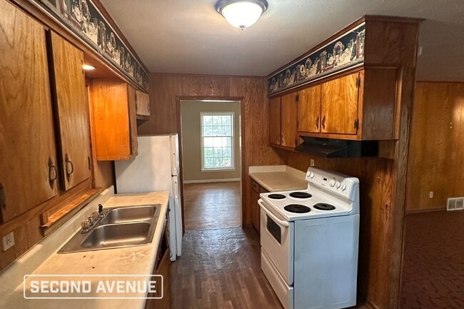 Foto del edificio - 3065 Egan Dr