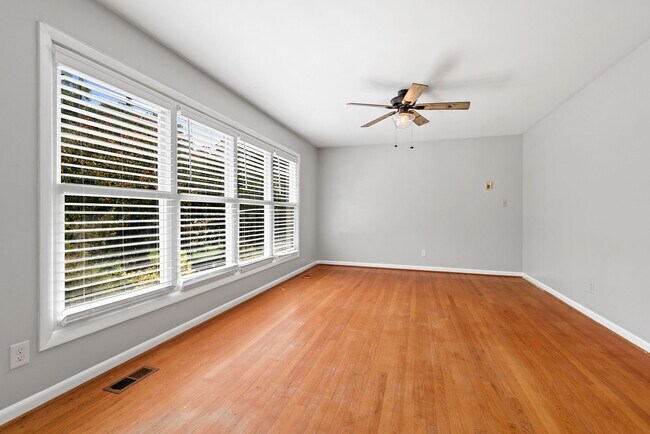 Foto del edificio - Cozy 3 Bedroom Ranch with Large Fenced In ...