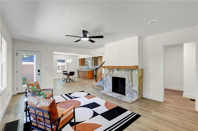 Foto del edificio - 458 Shannon Dr SW