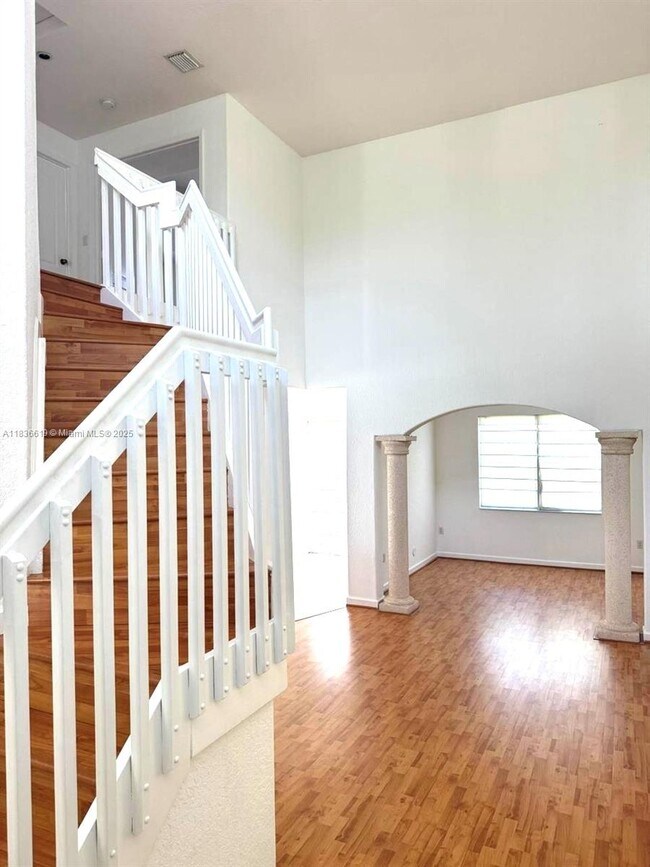 Foto del edificio - 17037 SW 39th St