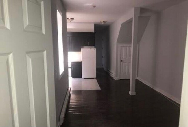 Building Photo - Spacious House with private In-Law Suite