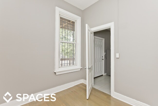 Building Photo - 2200 W Jackson Blvd