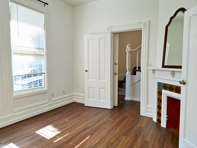 Foto del edificio - 122 Webster St