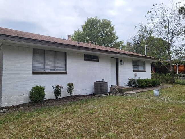 Photo - 1213 Carroll Dr House