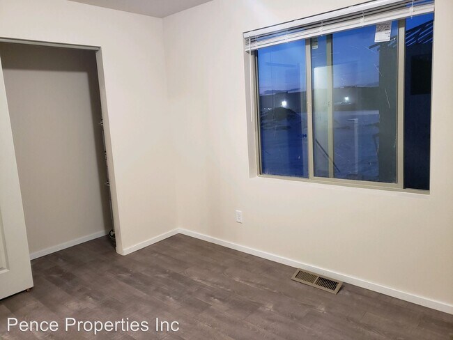Building Photo - 304 S Skipworth Rd