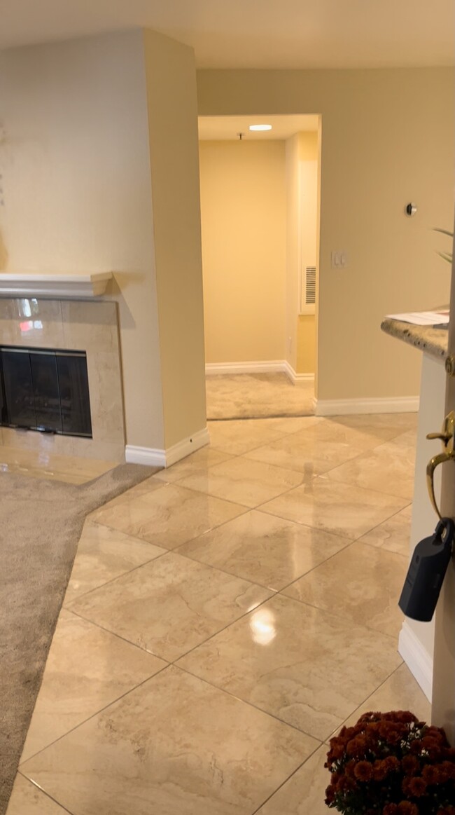 Building Photo - 653 Oak Run Trl