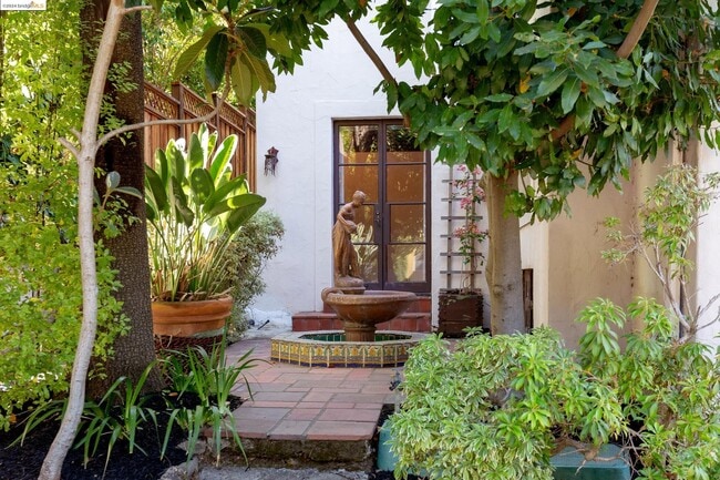 Building Photo - 32 Crocker Ave