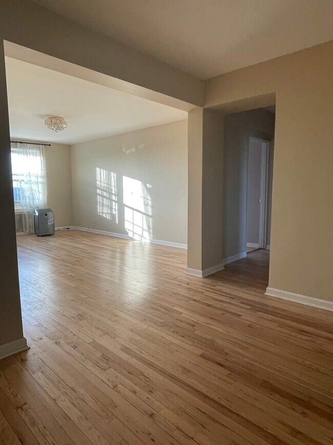Building Photo - 8504 63rd Dr