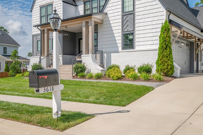 Foto del edificio - 3618 Graythorne Dr