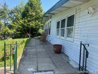 Building Photo - 27 Crescent Cir