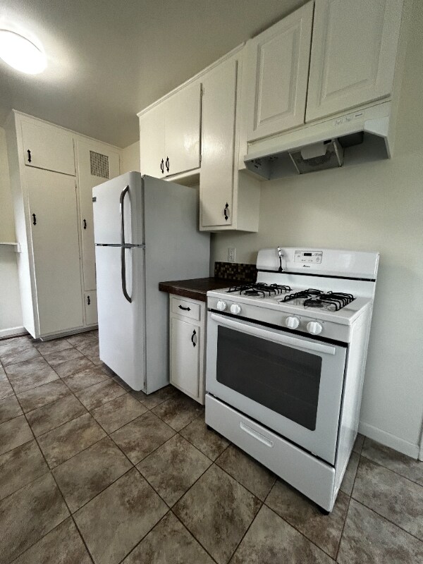 Foto del edificio - 849 W Foothill Blvd