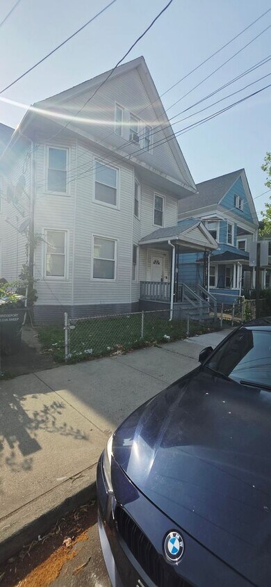 Foto principal - 273 Brooks St