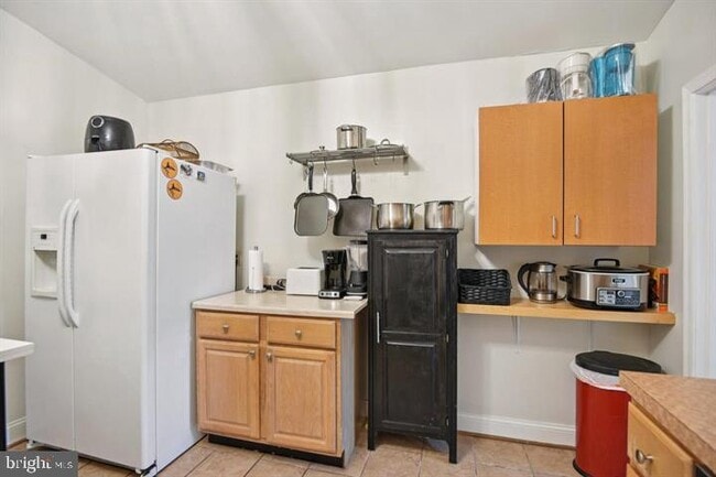 Building Photo - 3705 S Four Mile Run Dr