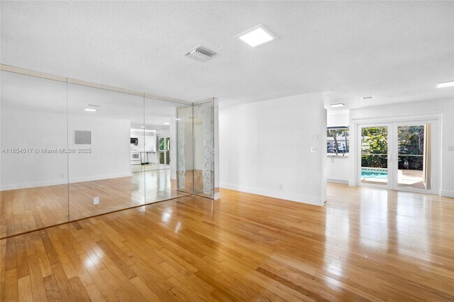 Foto del edificio - 2020 NW 33rd Ct