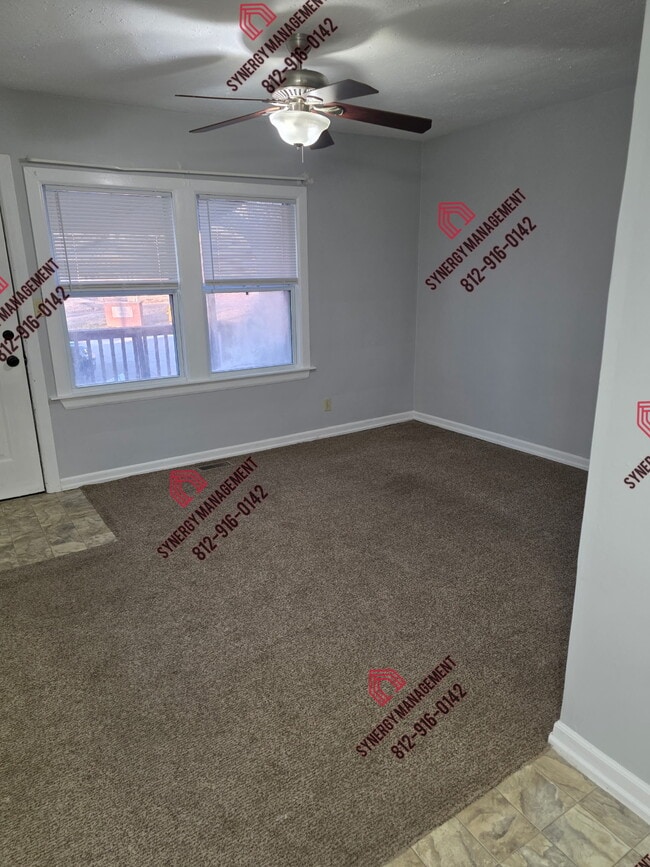 Foto del edificio - 821 Stanley Ave