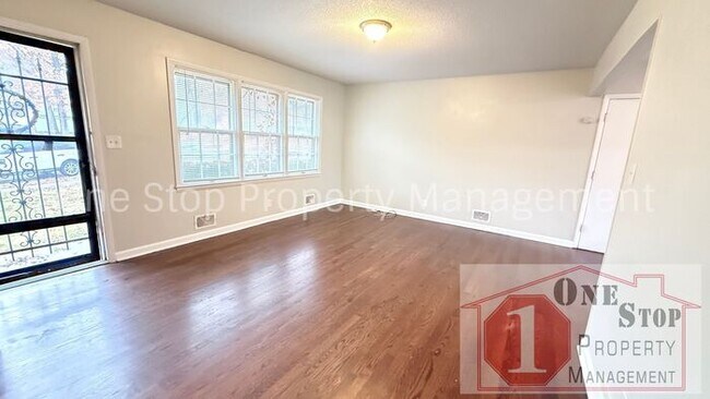 Building Photo - Charming 3-bedroom, 1.5-bathroom home in Kansas City